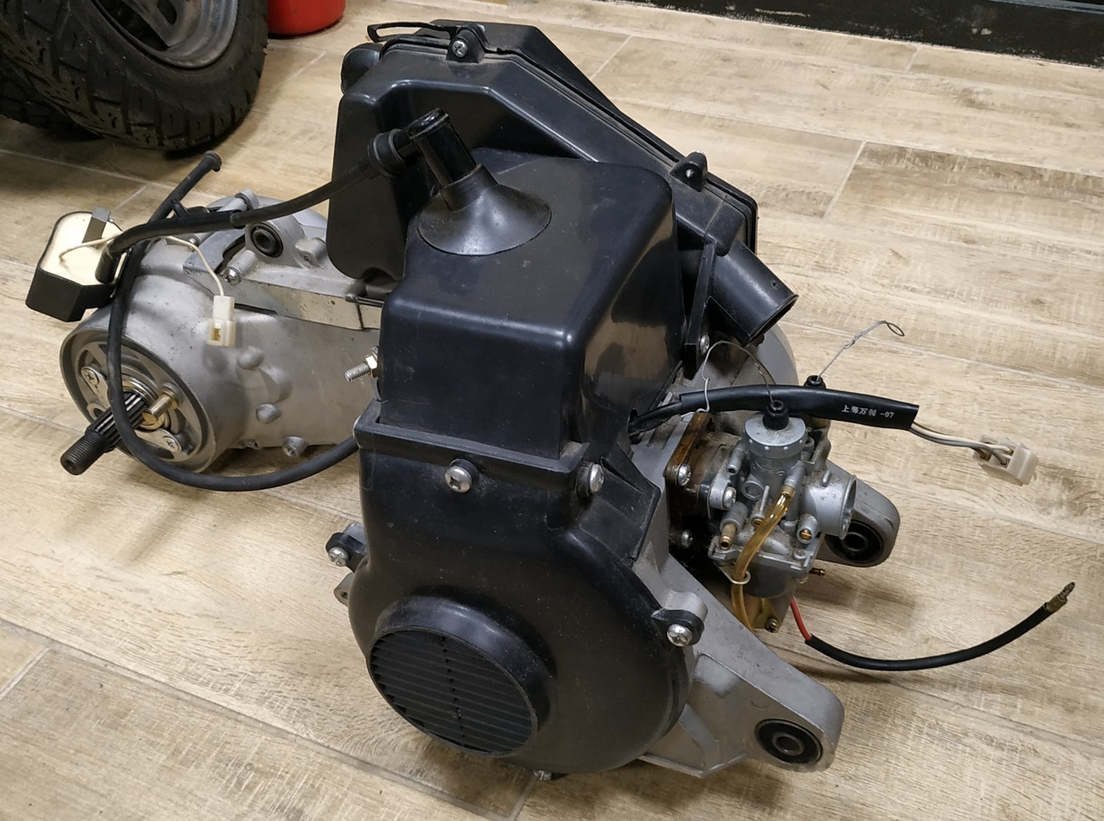 Основное фото 2Т двигатель 1p43qmb на скутер 50сс