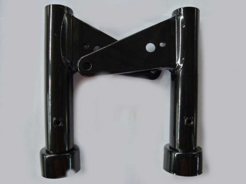 Основное фото Крепление фары уши метал. крашеные, чёрные комплект DELTA