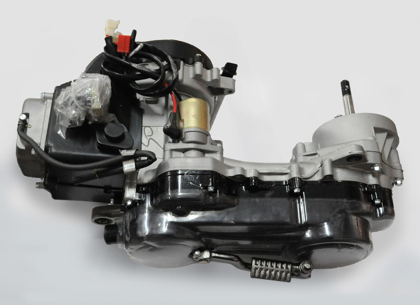 Основное Фото товара Двигатель 80сс 4т GY6 139QMB скутер 10 база под 1 амортизатор комплект