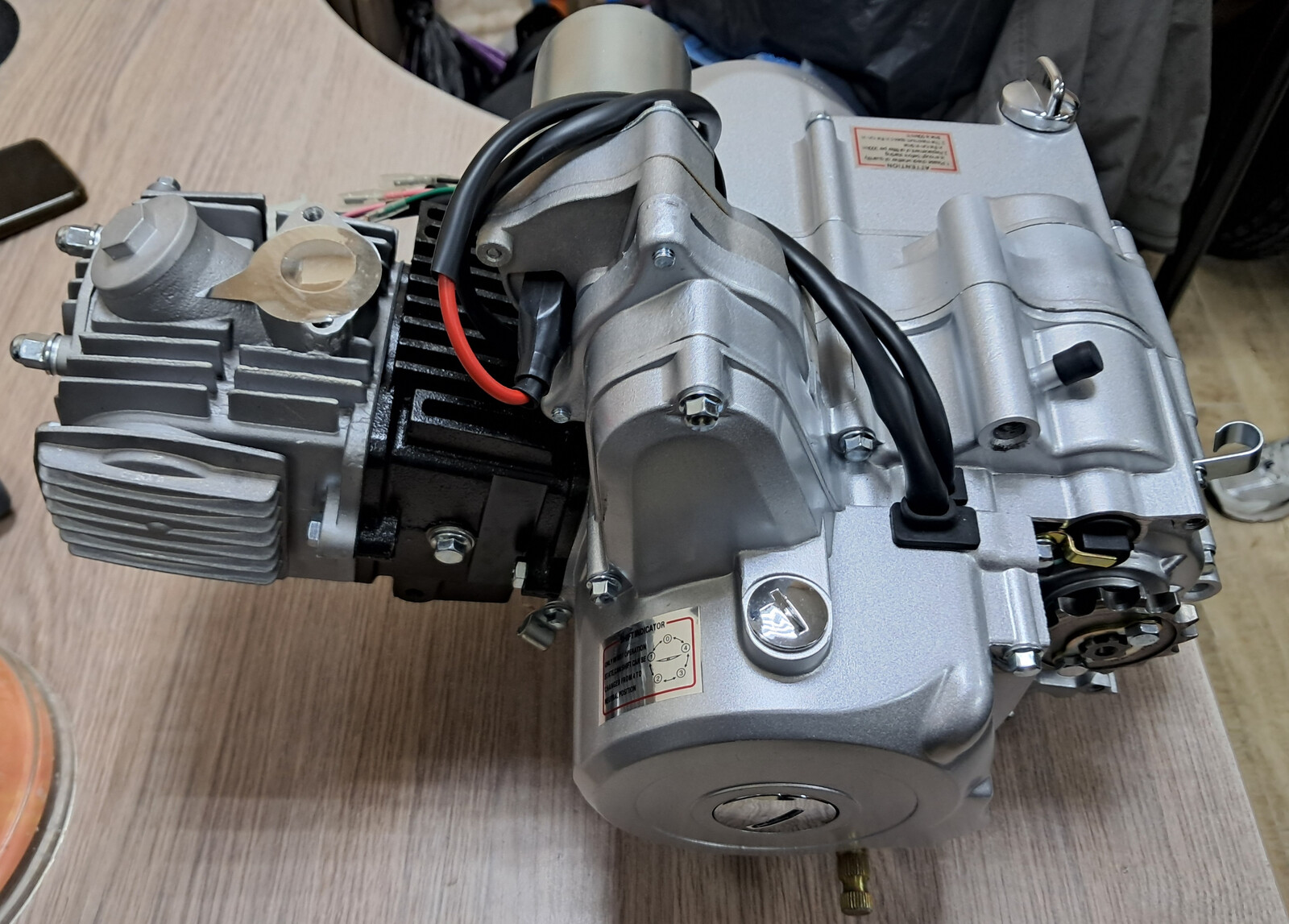 Основное Фото товара Двигатель 110сс 4T 152FMH Delta, Alpha (верхний стартер, МКПП, маркировка 49сс)