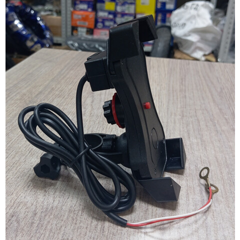 Дополнительное фото товара Держатель для сотовых телефонов ZM-003 на руль вело/мото + USB порт с кнопкой питания